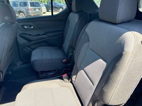 Used 2023 Chevrolet Traverse LT FWD image 15