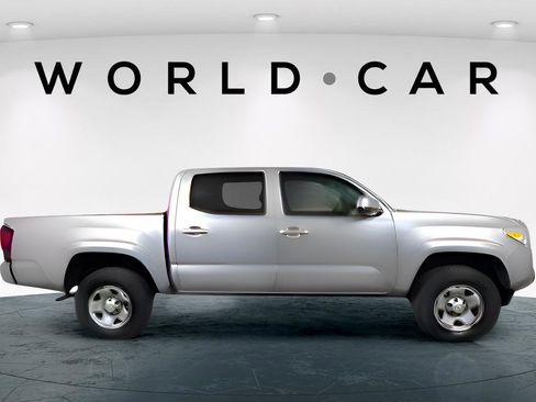 Used 2023 Toyota Tacoma SR image 11