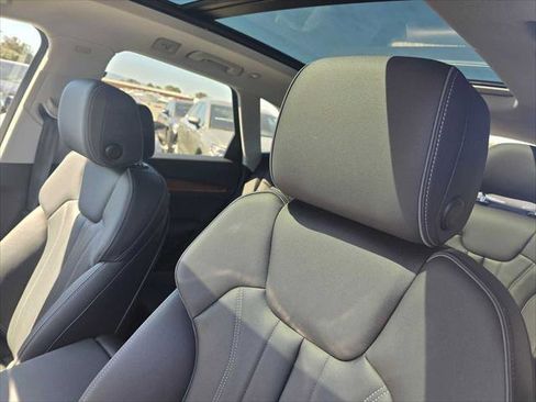 Used 2023 Audi Q5 e Premium Plus w/ Premium Plus Package image 26
