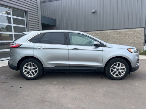 Used 2023 Ford Edge SEL image 4