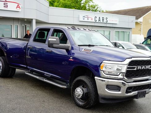 Used 2024 RAM 3500 Tradesman w/ Chrome Appearance Group AWD/4WD image 8