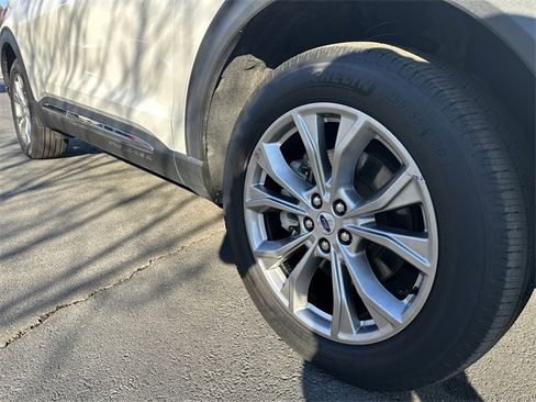 Certified 2022 Ford Explorer XLT w/ Equipment Group 202A image 11