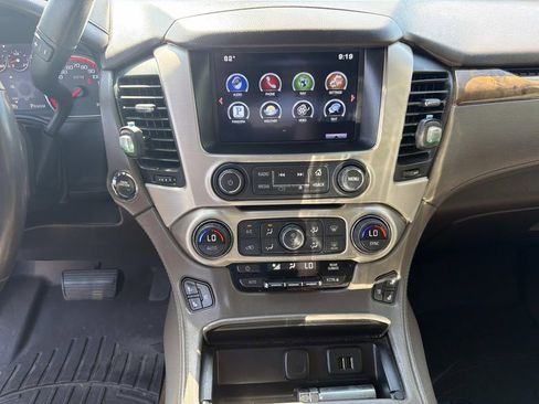 Used 2015 GMC Yukon Denali w/ Open Road Package AWD/4WD image 32