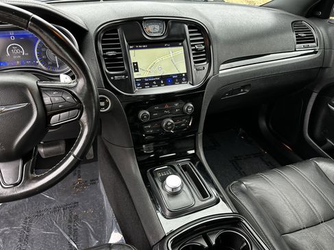 Used 2021 Chrysler 300 S image 28