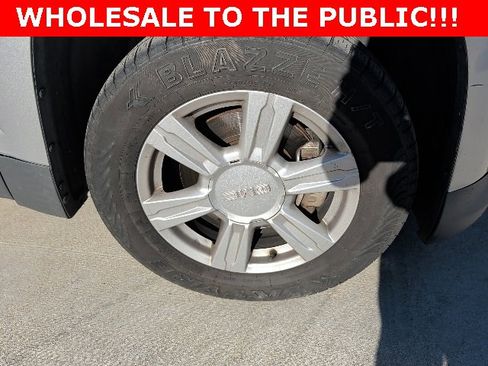 Used 2015 GMC Terrain SLE image 17