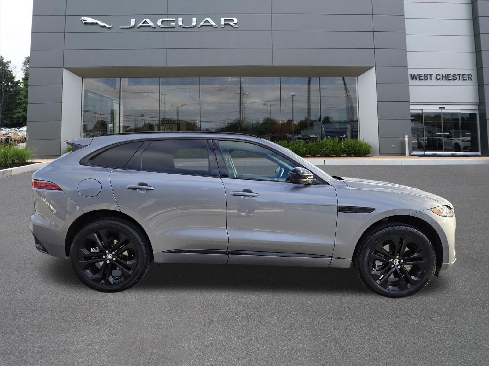 Certified 2026 Jaguar F-PACE R-Dynamic S AWD/4WD image 6