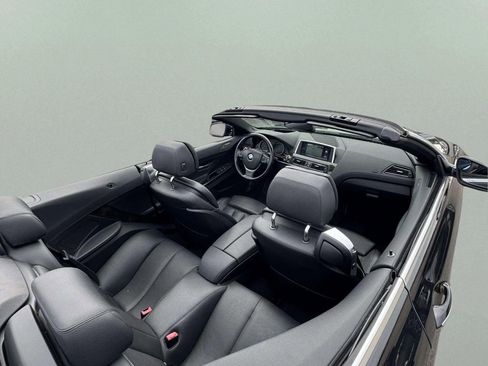Used 2015 BMW 640i Convertible w/ Executive Package image 17