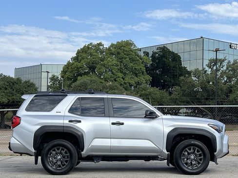 Used 2025 Toyota 4Runner SR5 RWD image 3