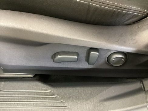 Used 2025 Subaru Outback Premium w/ Popular Package #1A AWD/4WD image 13