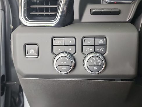 Certified 2025 GMC Sierra 2500 Denali w/ Denali Reserve Package AWD/4WD image 18
