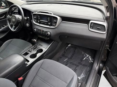 Used 2016 Kia Sorento LX w/ LX Convenience Package image 27