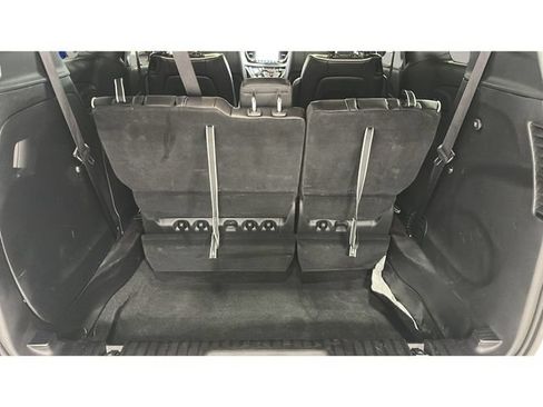 Used 2025 Chrysler Pacifica Limited FWD image 29