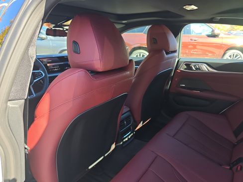New 2025 BMW i4 xDrive40i image 17