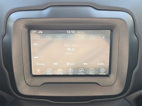 Used 2018 Jeep Renegade Limited image 13