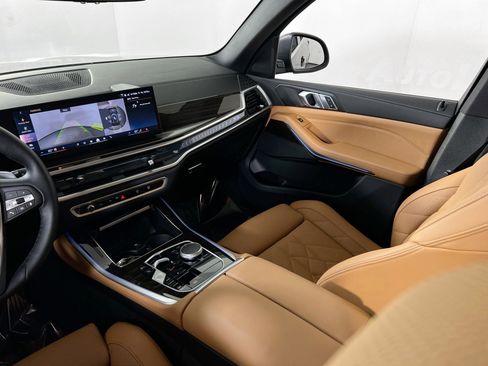 Used 2024 BMW X5 xDrive40i w/ Parking Assistance Package image 24