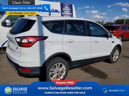 Used 2017 Ford Escape SE FWD image 4