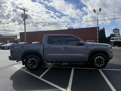 Used 2022 Nissan Frontier Pro-X w/ Technology Package image 2