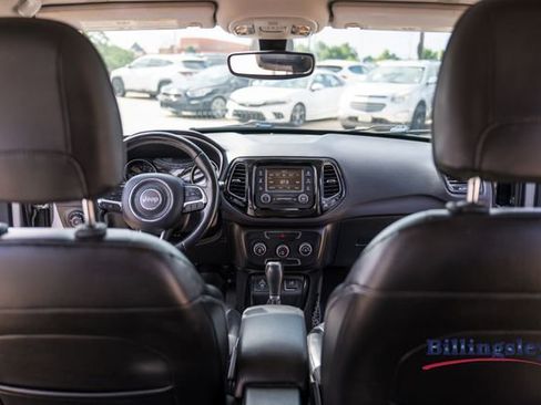 Used 2018 Jeep Compass Latitude FWD image 16