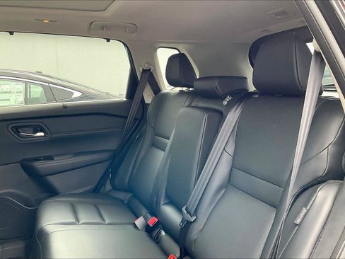 Used 2024 Nissan Rogue SV w/ SV Premium Package FWD image 9