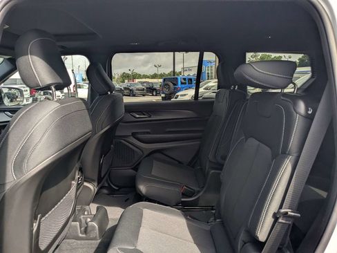 New 2026 Jeep Grand Cherokee L Laredo AWD/4WD image 15