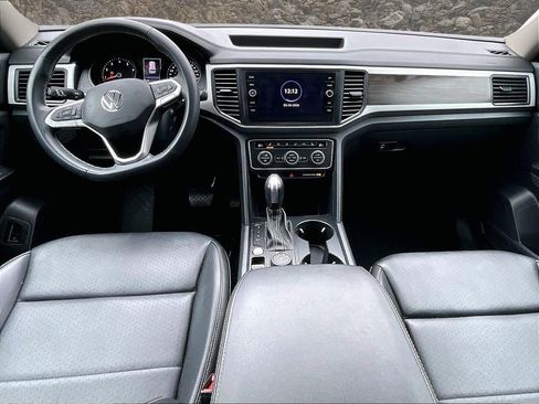 Used 2021 Volkswagen Atlas SE w/ Towing Package image 14