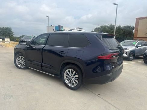 Used 2025 Toyota Grand Highlander AWD image 5