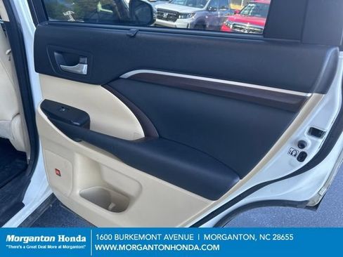 Used 2015 Toyota Highlander Limited Platinum AWD/4WD image 39