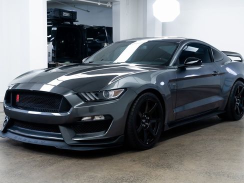 Used 2017 Ford Mustang Shelby GT350R w/ GT350R Equipment Group 920A image 3
