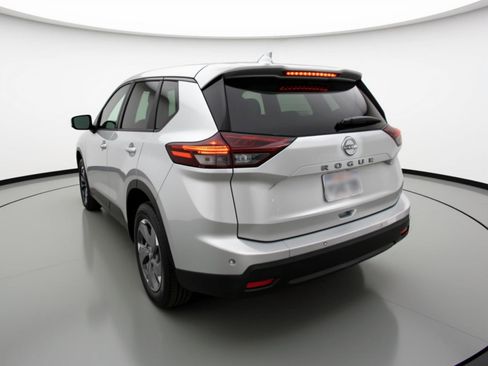 Used 2025 Nissan Rogue SV FWD image 6