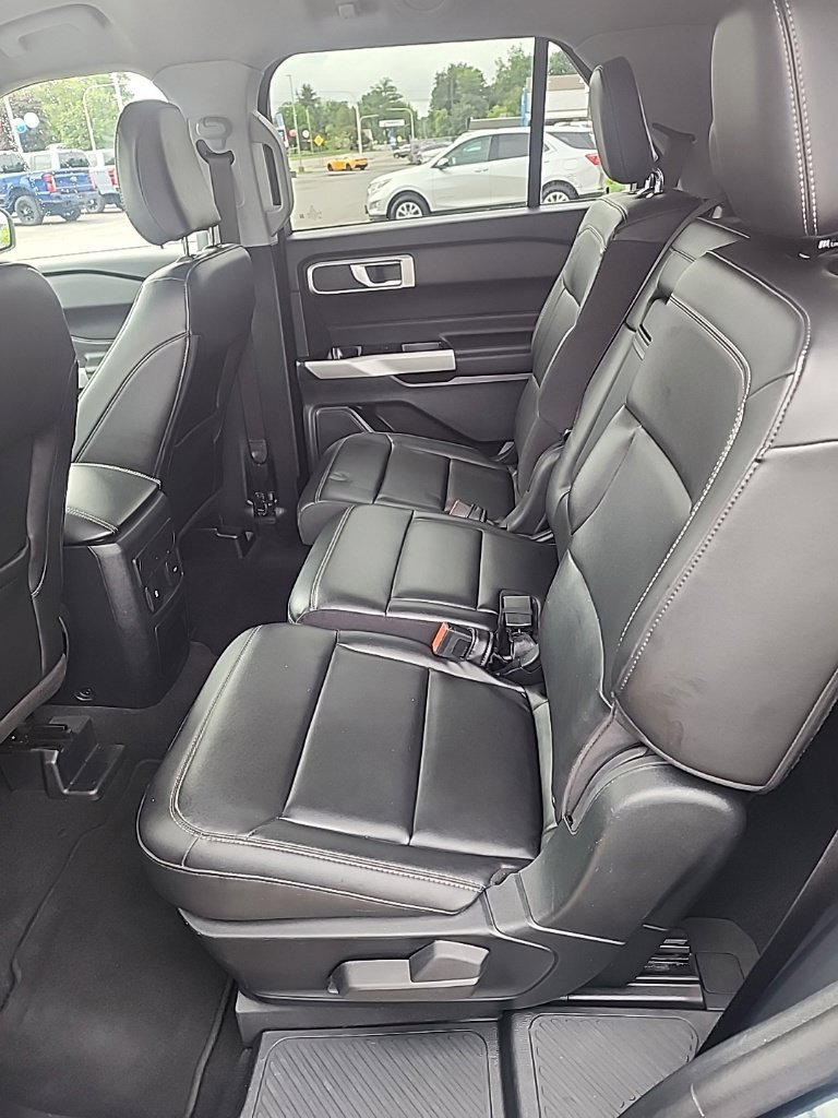 Used 2023 Ford Explorer XLT w/ Equipment Group 202A AWD/4WD image 15