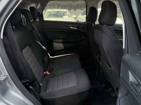 Used 2020 Ford Edge SE image 15