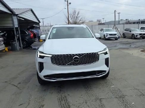 New 2026 Volvo XC90 B6 Ultra image 3