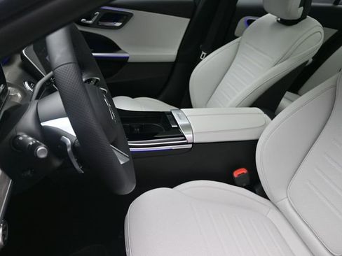 Used 2025 Mercedes-Benz C 300 Sedan image 18