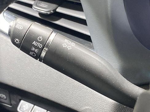 Used 2024 Buick Enclave Premium AWD/4WD image 35