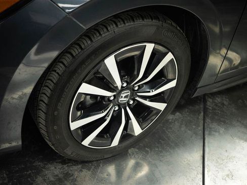 Used 2024 Honda Civic EX-L image 4
