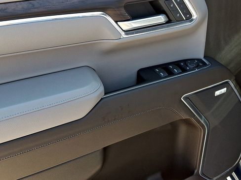 Used 2024 GMC Sierra 1500 SLT w/ SLT Premium Plus Package image 12