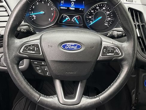 Used 2019 Ford Escape Titanium AWD/4WD image 17