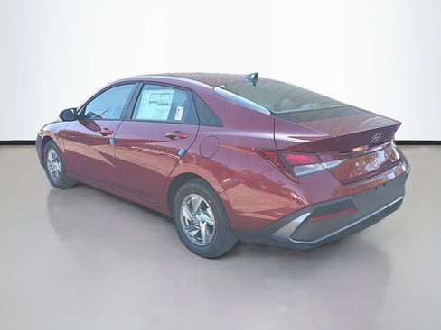 New 2026 Hyundai Elantra SE image 5