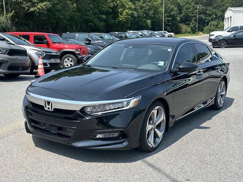 Used 2018 Honda Accord Touring image 7
