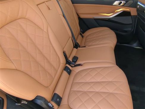 New 2026 BMW X7 xDrive40i w/ Premium Package image 13