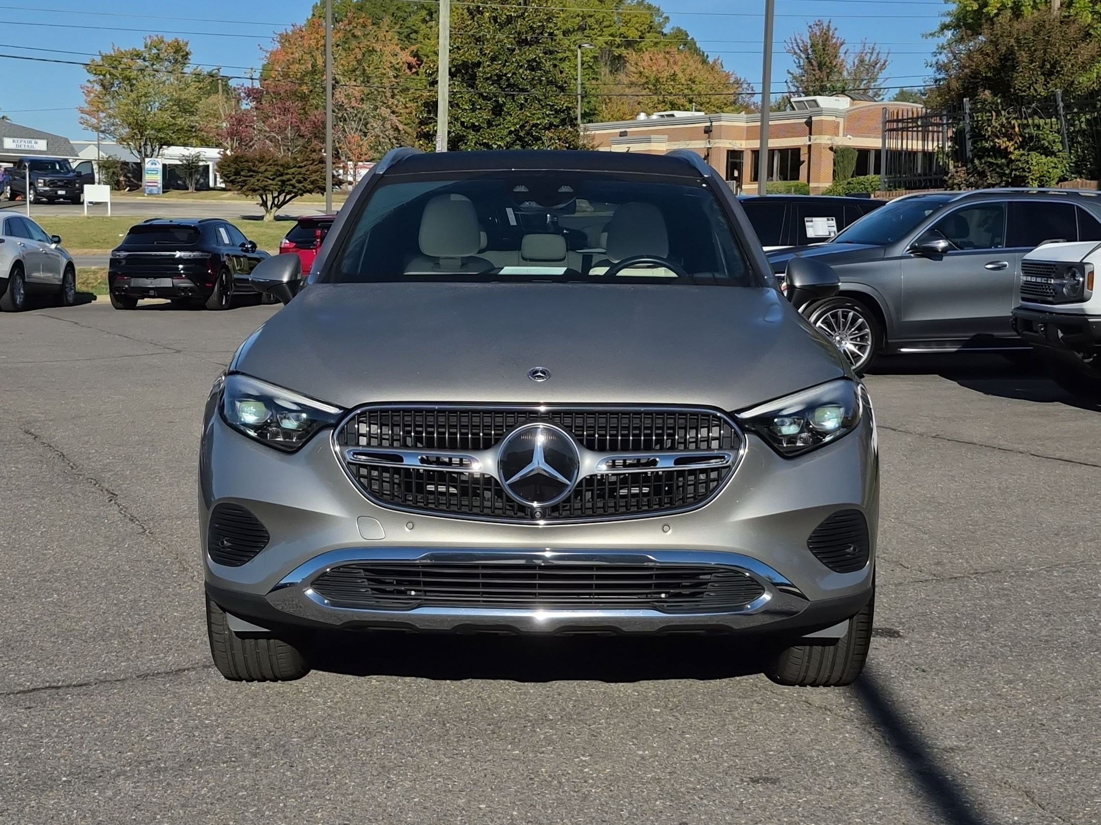Used 2024 Mercedes-Benz GLC 300 4MATIC image 8