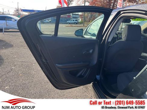 Used 2014 Chevrolet Volt w/ Enhanced Safety Package 2 FWD image 32