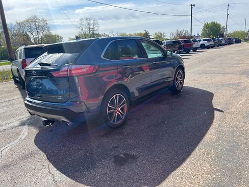 Used 2019 Ford Edge Titanium w/ Cold Weather Package AWD/4WD image 19