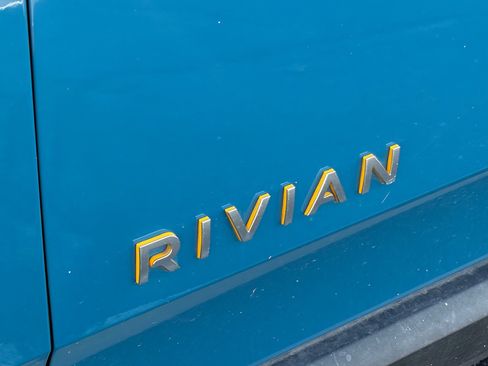 Used 2022 Rivian R1T Adventure AWD/4WD image 8