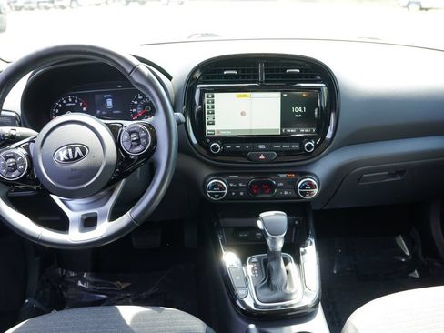 Used 2020 Kia Soul EX FWD image 18