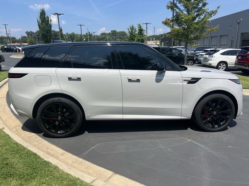 Certified 2025 Land Rover Range Rover Sport Dynamic SE AWD/4WD image 8
