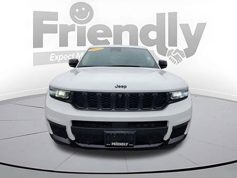 Used 2023 Jeep Grand Cherokee L Limited w/ Luxury Tech Group II image 8