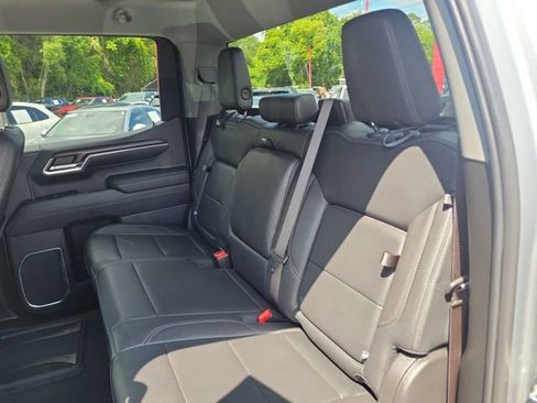 Used 2024 GMC Sierra 1500 SLT AWD/4WD image 10