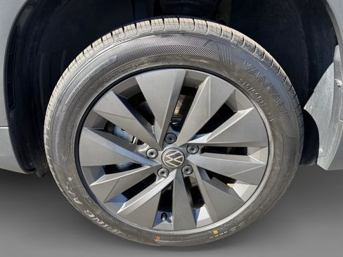 Used 2023 Volkswagen Taos S w/ Driver Assistance Package FWD image 9