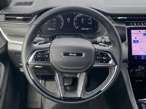 New 2025 Jeep Grand Cherokee Overland w/ Adv Protech Group III image 38